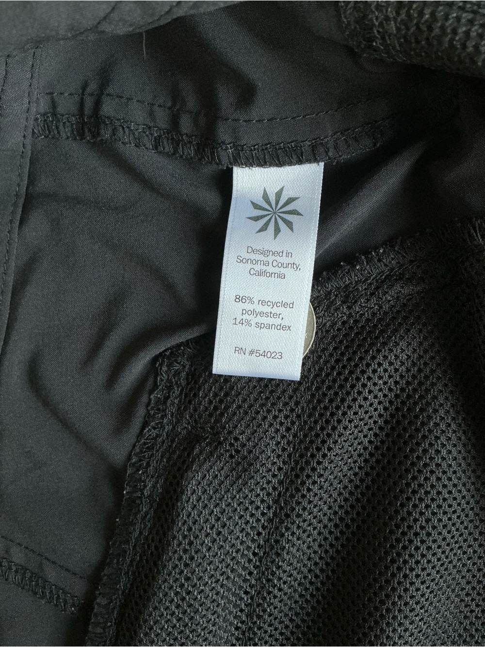Athleta Black Hiking Board Shorts Size 6 Activewear Pockets - Picture 10 of 13